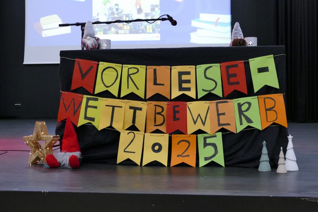 Bücher auf, Bühne an – Sechstklässler der JGS im Lesefieber Bücher auf, Bühne an – Sechstklässler der JGS im Lesefieber