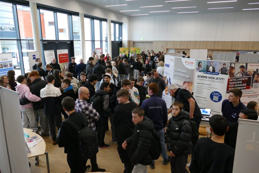 Hausmesse der JGS bringt Jugendliche und Berufswelt zusammen