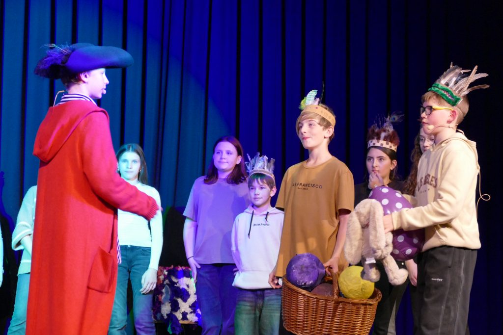 Kolumbus sticht in See und die Sechstklässler erobern die Bühne